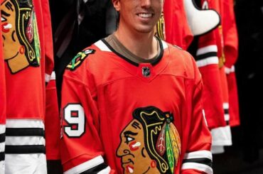 Bienvenue dans la Cité des Vents, Marc-André Fleury !  ( @nhlblackhawks)...