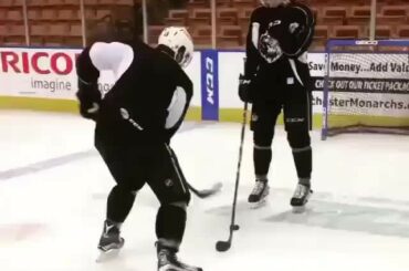 Le travail d'équipe est à l'origine d'un travail de rêves.  (: @sawyerdevelopmentinstitute & @g2p_hockey)...