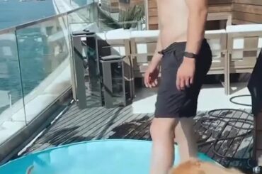 Piscine pour chiots K̶i̶d̶d̶i̶e̶ de @charliecoyle_3 ( @daniellehoop)...