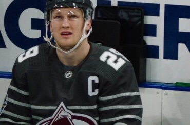 Pour célébrer l'anniversaire de Brett Hull, nous avons pensé dépoussiérer ce micro classique ...
