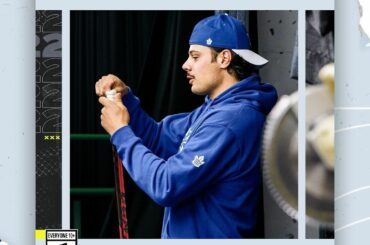 Il est de retour!  @austonmatthews fait la couverture de #NHL22.  Pré-commandez maintenant @easportsnh...