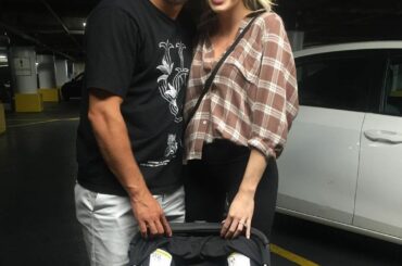 Félicitations aux Konecnys et bienvenue dans le monde du hockey, Rhett James Kon...