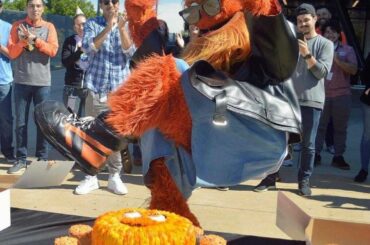 L'anniversaire de Gritty ( @grittynhl)...