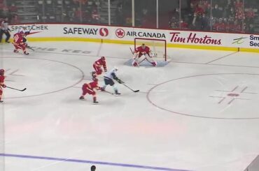 Gio en marque un pour le @seattlekraken... contre les @nhlflames....