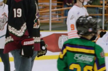 Cela a été long à venir.    Al Montoya, Shane Doan et d'autres anciens joueurs de...