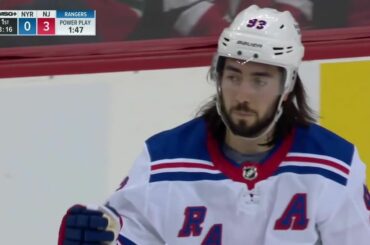 Chérie.  Mika Zibanejad (@zibanejad93) y a apporté de la chaleur....
