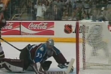 Une légende dans le pli.  Joyeux anniversaire à toi Patrick Roy.  ...