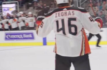 @jamie.drysdale à @trevorzegras, une connexion à laquelle nous pouvons nous habituer.  ( @anaheimd...