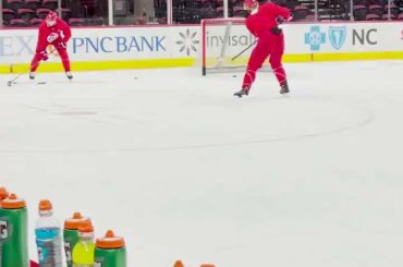 Les sons de hockey sont les meilleurs sons.  ( @cannes)...