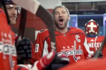 Oui, on dirait que @aleksandrovechkinofficial est prêt pour le début de la saison !  ...