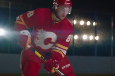 Le hockey arrive !  #NHLFaceOff Ne manquez pas la soirée d'ouverture le 12 octobre sur @Spor...