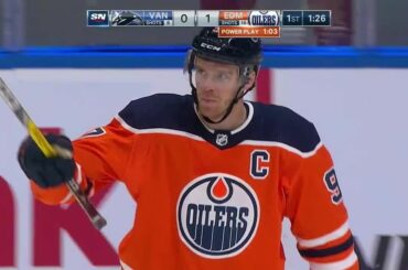 Ce type de Connor McDavid (@mcdavid97).  ...
