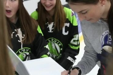 Aujourd'hui, nous célébrons la Journée internationale de la fille pour rappeler à tous que le hockey ...