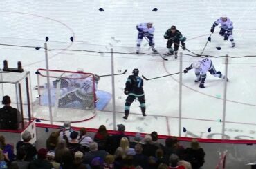 L'attente est presque terminée... #NHLFaceOff Ne manquez pas la star de la soirée d'ouverture de demain...