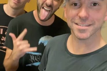 @alltimelow est prêt à partir !  Regardez-les jouer en direct à 7p ET avant #NHLFac...