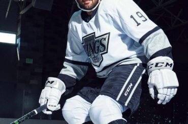 Ces nouveaux remplaçants @lakings x @adidashockey sont propres !  #NHLFaceOff ( @lakin...