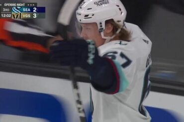 Alerte laser de Morgan Geekie !  #NHLFaceOff : @espn : @sportsnet...