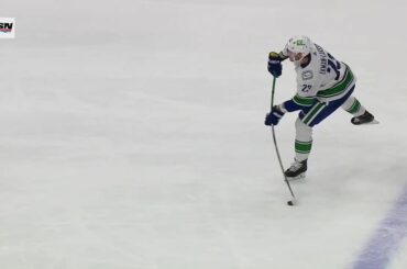 Oliver Ekman-Larsson (@oel23) : premier but Conor Garland : première passe décisive Welcome t...