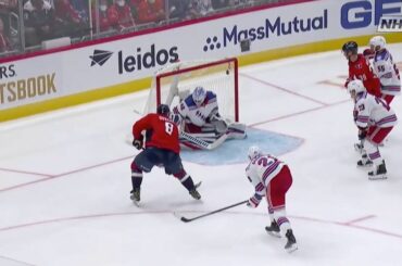 C'est le but en carrière n°731 d'Alex Ovechkin — assez bon pour égaliser Marcel Dionne...