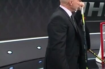 Charles Barkley contre le Grand.  UN TIR POUR LES ÂGES!  #NHLFaceOff : @nh...