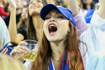 On se voit, @gigihadid & @j.morris13.  #NHLFaceOff ( @nyrangers, @seattlekrake...