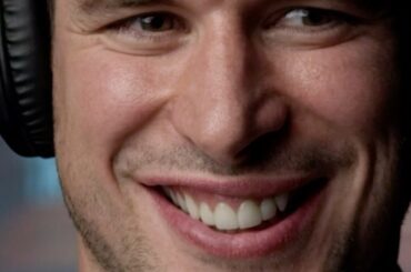 Nous savons que c'est aussi coincé dans votre tête.  Le hockey est de retour sur @espn !  ( @espn)...