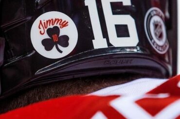 Grand hommage des @njdevils pour feu Jimmy Hayes.  #NHLFaceOff ( @njdev...