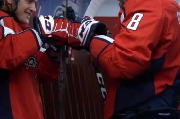 Ovi est le cadeau qui continue de donner.  #NHLFaceOff ( @capitales)...