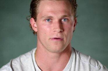 @jakobchychrun connaît l'importance de la santé mentale.  Les @arizonacoyotes défendent...