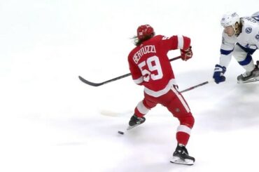 SAINT MOLY.  #NHLFaceOff...