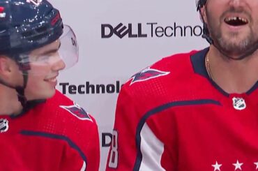 Rêve devenu réalité pour Hendrix Lapierre.  #NHLFaceOff : @nhlontnt #NHLonTNT ( @c...