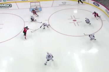 17 SECONDES DANS LE JEU Dougie Hamilton (@dougieham) obtient son premier avec le...