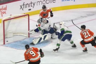 Young Beezer sur le jeu de puissance!  @joelfarabee démarre sa saison sur une note positive....