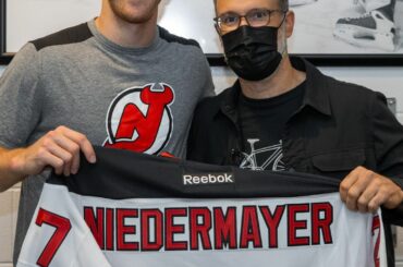 Rien de tel que de discuter avec le quadruple champion de la Coupe Stanley Scott Niedermayer... #...