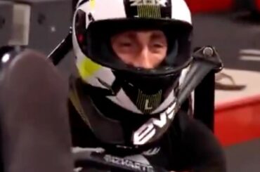 J'ai pris le karting de B au micro ?  Oui, nous sommes dedans !  (: @nhlbruins)...