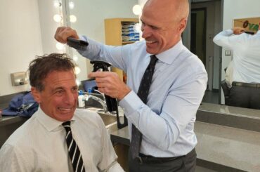 Quelques mecs sont des mecs... avec NEUF coupes Stanley au total.  ( @therealmarkmess...