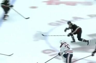 À L'INTÉRIEUR, WARREN.  ...