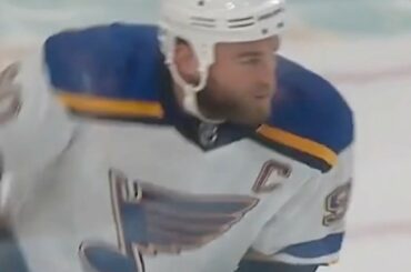 Personne n'emballe ses coéquipiers comme Ryan O'Reilly !  #NHLonTNT : @nhlontnt...