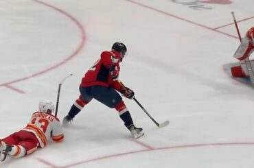 Voler.  But.  Celly.  Evgeny Kuznetsov (@kuzy092) l'a fait.  ...