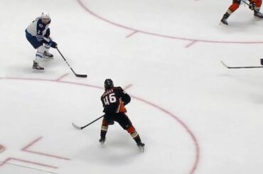 Nous avons un voleur à la tire en cavale !...