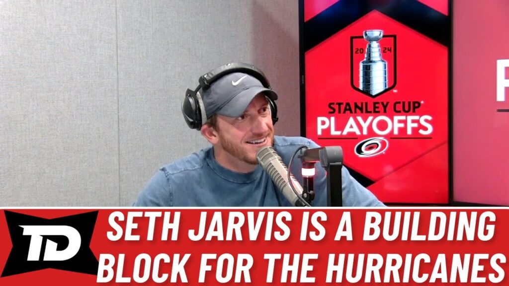 Seth Jarvis est un joueur clé des Hurricanes de la Caroline
