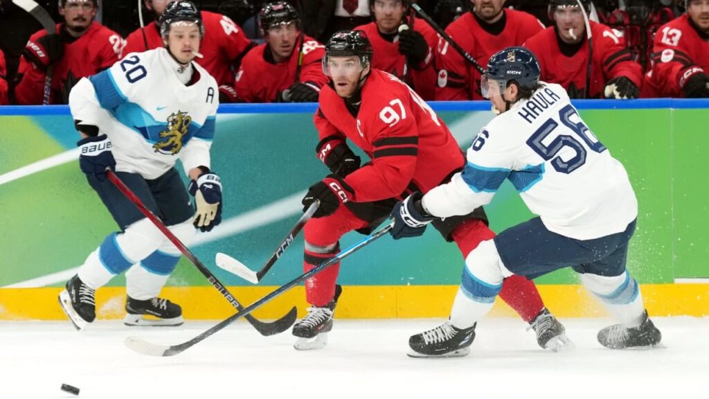 Connor McDavid du Canada bat le record de points et garde « C » au chaud pour Crosby