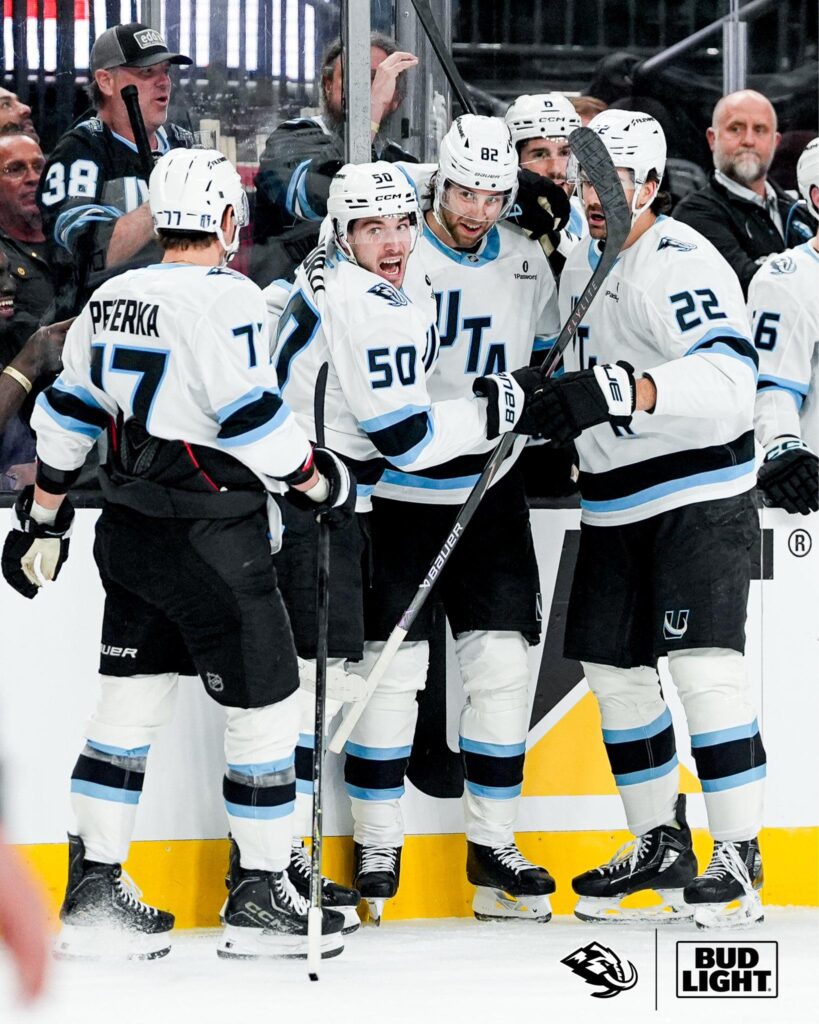 Les Mammoth remportent leur toute première victoire en séries éliminatoires !