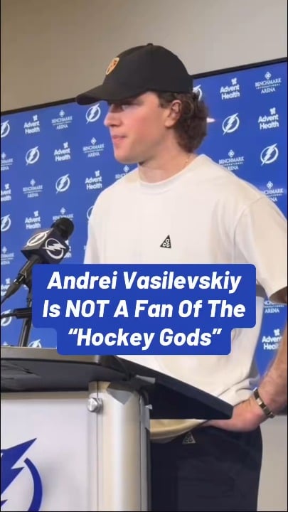 [Jay Recher] Andrei Vasilevskiy est CLAIREMENT en désaccord avec les commentaires de Cooper sur les « dieux du hockey » après la défaite de Tampa Bay dans le septième match. Il dit que c&rsquo;est comme si « c&rsquo;est notre excuse ces 3 dernières années » et félicite une équipe comme Carolina pour sa cohérence.